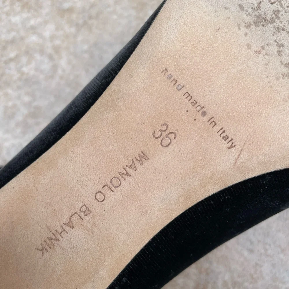 Manolo Blahnik Listony Strap 50 - Picture 15 of 16